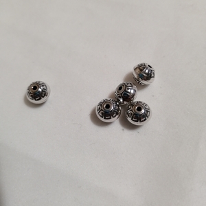  water running beads silver 95 Indian 8mm