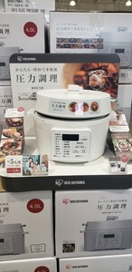 電気圧力鍋 4L PC-MA4-W電気圧力鍋 レシピ 本 アイリスオーヤマ 電気 圧力鍋 未使用新品です