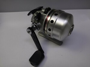 Daiwa SPINCAST ST-20 左右切り替え パワーハンドル　クローズドフェイス スピンキャスト　カップに キズ へこみあり　それ以外はきれい