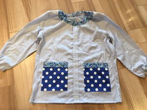 ●ハンドメイド●ワイシャツリメイクスモック 長袖 小学校 図工 習字 花柄 水色
