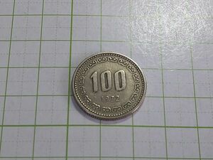 韓国　特年　１９７２年　１００ウォン 100won key day　硬貨　コイン　