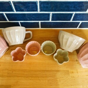 【新品未使用】ピンクとベージュの　マグカップ・お茶椀・ココット8点セット☆