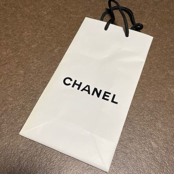 値下げ！CHANEL ショップ　バッグ　ホワイト　シャネル