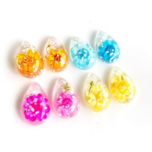 No.33 ハンドメイドパーツ レジンパーツ 雫 しずくチャーム 押し花 穴あき イヤリング ピアス