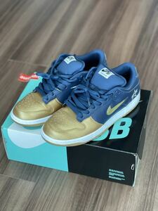 Nike SB Dunk Low Supreme