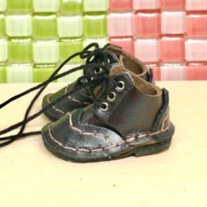 革細工 ウイングチップブーツ miniature boots.