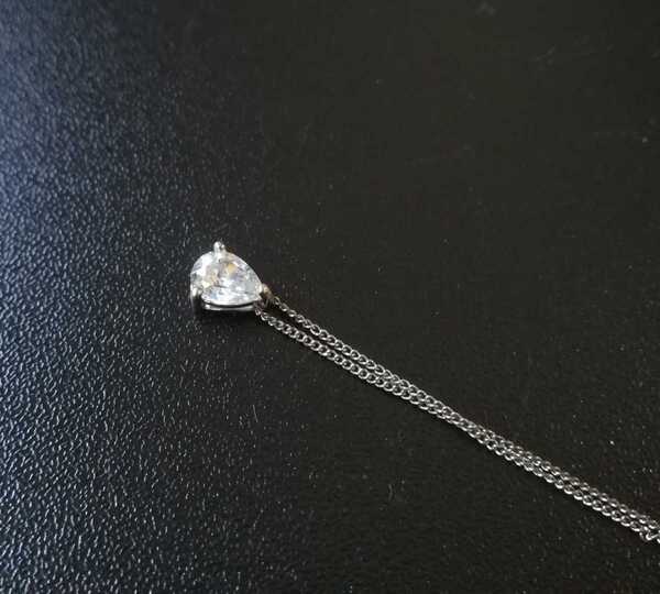 送料込み 即決 シルバーネックレス ダイヤ風 レディース シンプル 上品