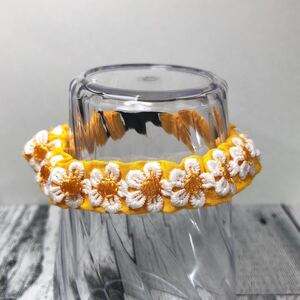 首輪 子猫用 山吹色(ベルト部分)×オレンジ(花部分) シュシュタイプ(子犬・小動物も可)