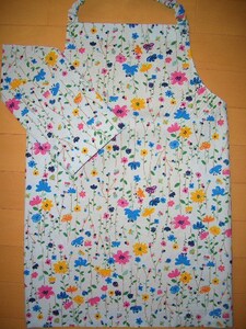 * hand made apron 2 point set 140 rom and rear (before and after) . flower fully light blue *