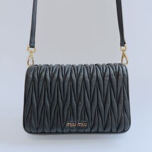 《美品》miumiu マテラッセ ショルダー バッグ ブラック黒