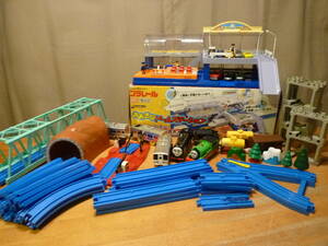 TOMY Plarail .... dome station . row car . rail set 