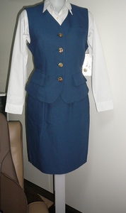 YUKI TORII　ベストスーツ　OL制服　コスプレ衣装　事務服　タグ付きの未使用品