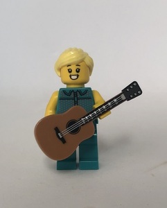 即決　未使用　レゴ LEGO ミニフィグ　シティ　ミニフィギュア　アコースティックギターの女の子　ミュージシャン
