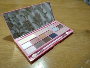 メイクアップレボリューション チョコレート アイシャドウ