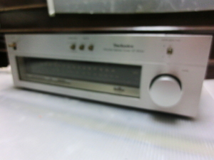 E356 Technics Stereo Tuner ST-8044