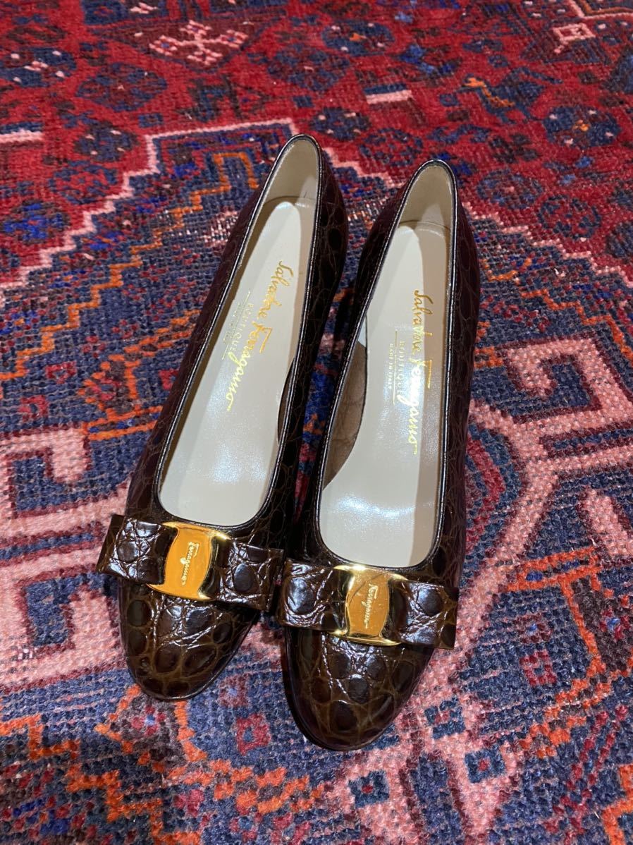 Ferragamoパンプス|PayPayフリマ