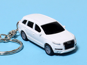 **AUDI Q7* Audi Q7* white * pull-back car * high class SUV* minicar * key holder * accessory **