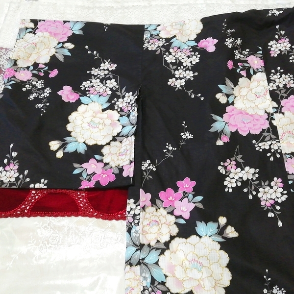 Schwarz weiß rosa Blumendruck Yukata Kimono Kimono japanisches Kleid, Japanische Kleidung für Damen, Kimono, Yukata, Andere