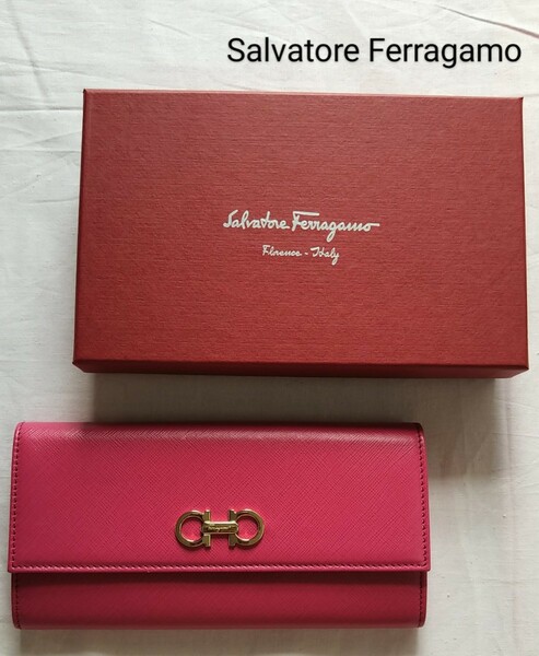 Salvatore Ferragamo(サルヴァトーレ・フェラガモ)　長財布【未使用】