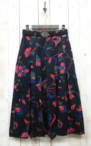 古着卸　ヨーロッパ仕入 ＊Vintage Tirol Tyrol Skirt 　ヴィンテージ　チロルスカート　38＊Arphorn ＊ブラック系　花柄　ベルト付　