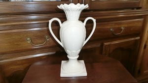  Англия производства Royal крем одежда classic ваза ROYAL CREAMWARE Classics Vase