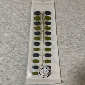 ネイルチップ粘着グミ付き