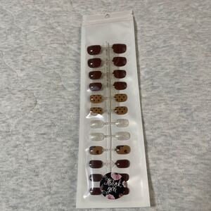 ネイルチップ粘着グミ付き