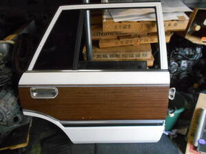 WUY30 Gloria Wagon diesel old car rare original right rear door Assy wood grain seat attaching [K]
