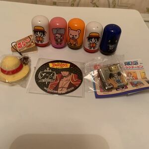 ワンピース おきあがりこぼし キーホルダー ピンバッジ マグネット