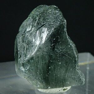 アクチノライト イン アパタイト 3.0g サイズ約15ｍm×14mm×8mm アフガニスタン産 APG718 緑閃石 燐灰石 天然石 パワーストーン 原石 鉱物