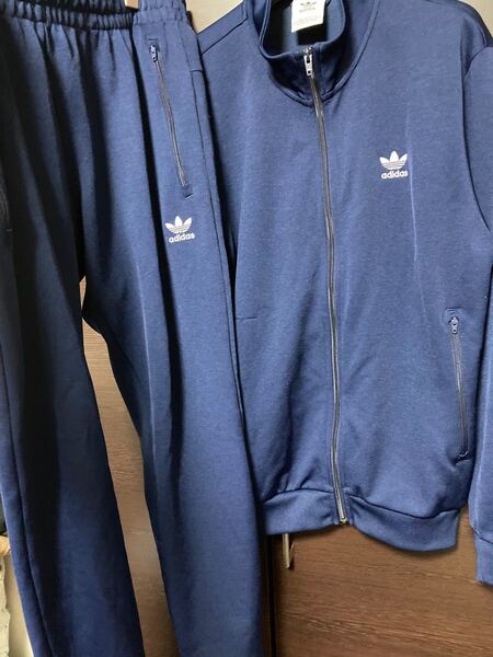 adidas ジャージ セットアップ