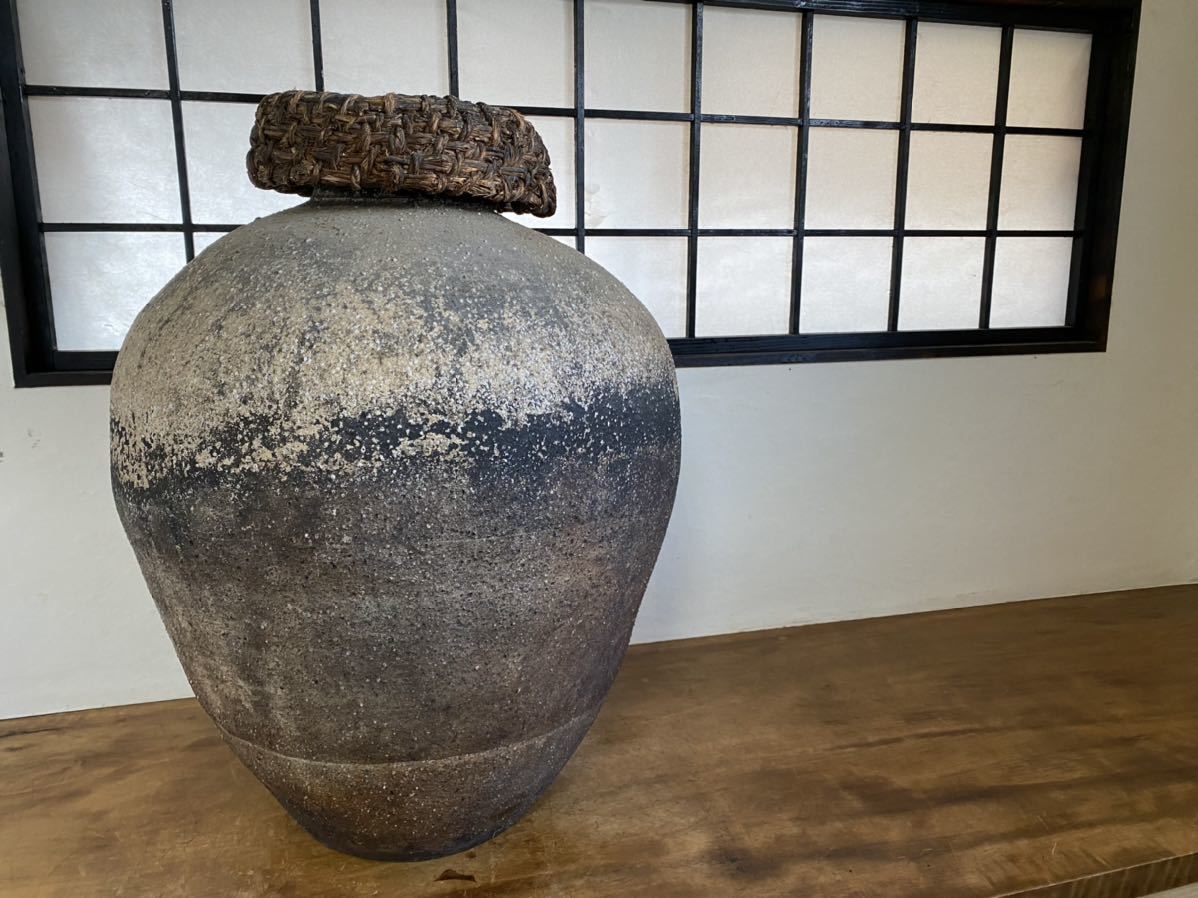 割引クーポン配布中!! 古美術◼️蔵から古そうな謎の備前焼みたいな壺 
