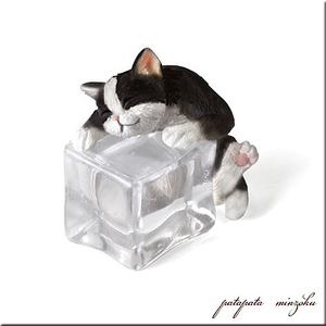 ICE ANIMALS ハチワレ 置物 オブジェ ネコ 猫 パタミン
