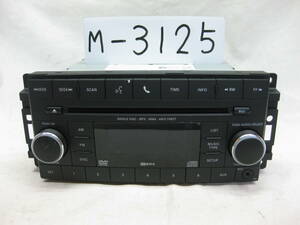 M-3125　CHRYSLER　クライスラー　68252828AD　26777L　CDデッキ　未チェック品