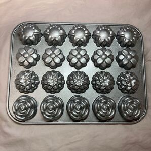 Nordic Wareノルディックウェア PETITS FOURS PAN プチフール 花型 ケーキ型 焼菓子型 ケーキマフィン