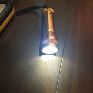 LEDライト 懐中電灯