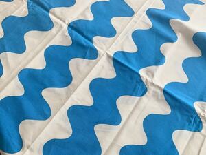 レア★marimekko はぎれ 生地 水色 30×72 pikku lokki ピックロッキ ブルー 布 なみなみ ボーダー
