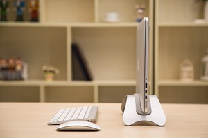 MacBook Appleノートブックのための省スペース縦置きスタンド シルバー