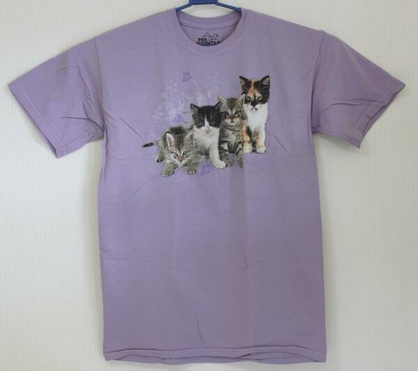 THE MOUNTAIN 4匹並び 子猫 US・Mサイズ 半袖 Tシャツ USA輸入【新品】3Dイラスト ザマウンテン Kitten Row ラメ フローラル にゃんこ 猫