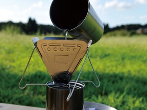 スノーピークフォールディングコーヒードリッパー焚火台型