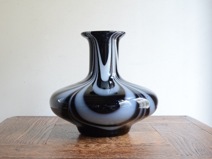 ヤフオク! -アンティークガラス花瓶(雑貨)の中古品・新品・未使用品一覧