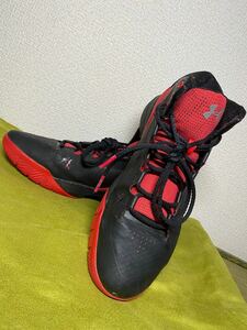 UNDER ARMOUR CHARGED アンダーアーマー