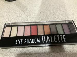 EYE SHADOW PALETTE