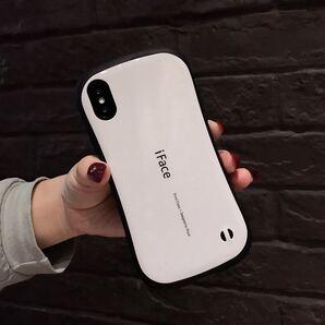 白 iFace iPhoneXR用 ケース First Class ハードケース アイフォン 耐衝撃 落下防止 ストラップ穴付き 箱付き
