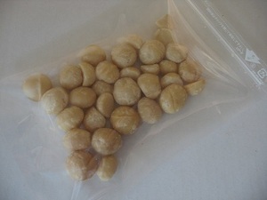 無塩、無油『素焼きマカダミアナッツ(ホール＆ハーフ)』60g(3袋お買上げで送料無料、組合せ購入可）