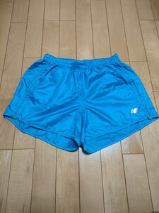 【美品】ニューバランスNew Balance レデイース ランニングパンツ ジョギングパンツ Sサイズ 水色 ショートパンツ