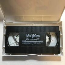 zaa-zvd14♪がっこうとはんたいご [VHS]ビデオ (Disney 英語と遊ぼう) 1998/1/1 ウォルト・ディズニー (著) ハリー・アレンズ (編集)②_画像5