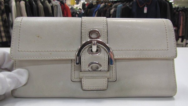 COACHコーチ 長財布 ★レザー ★オフホワイト色 ★中古 ★送料無料