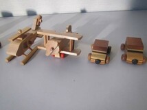 ★木製 玩具 小さな木の飛行機 機関車　のおもちゃ 7個　★手ざわりがあったかい　★送料無料_画像3