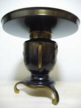 K77-223W　花瓶　花器　薄端　2尺　双耳　三足　　銅製　中古　高さ約31.5ｃｍ　 (T13-1)　_画像2